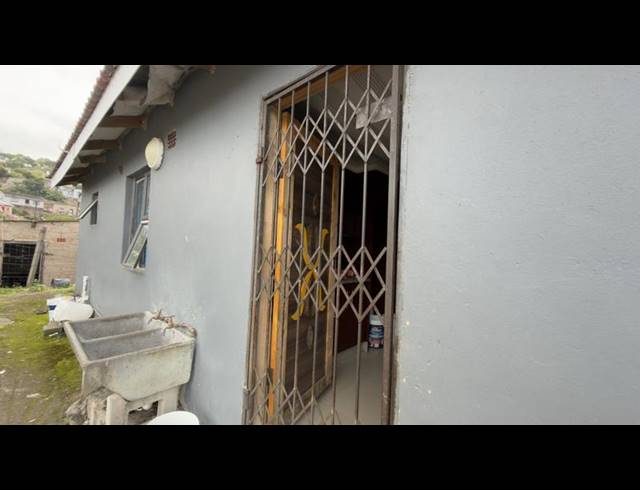 4 BEDROOM HOUSE FOR SALE IN KWAMASHU